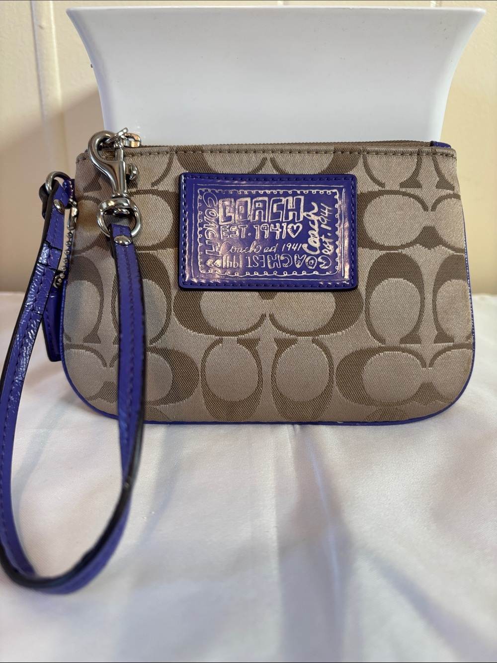 VGUC Retro Coach Poppy Signature C Small Wristlet Special Edition Y2K Purple